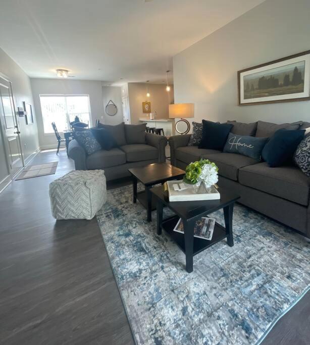 Main Floor 2 Bedroom Condo In Bettendorf Exterior photo